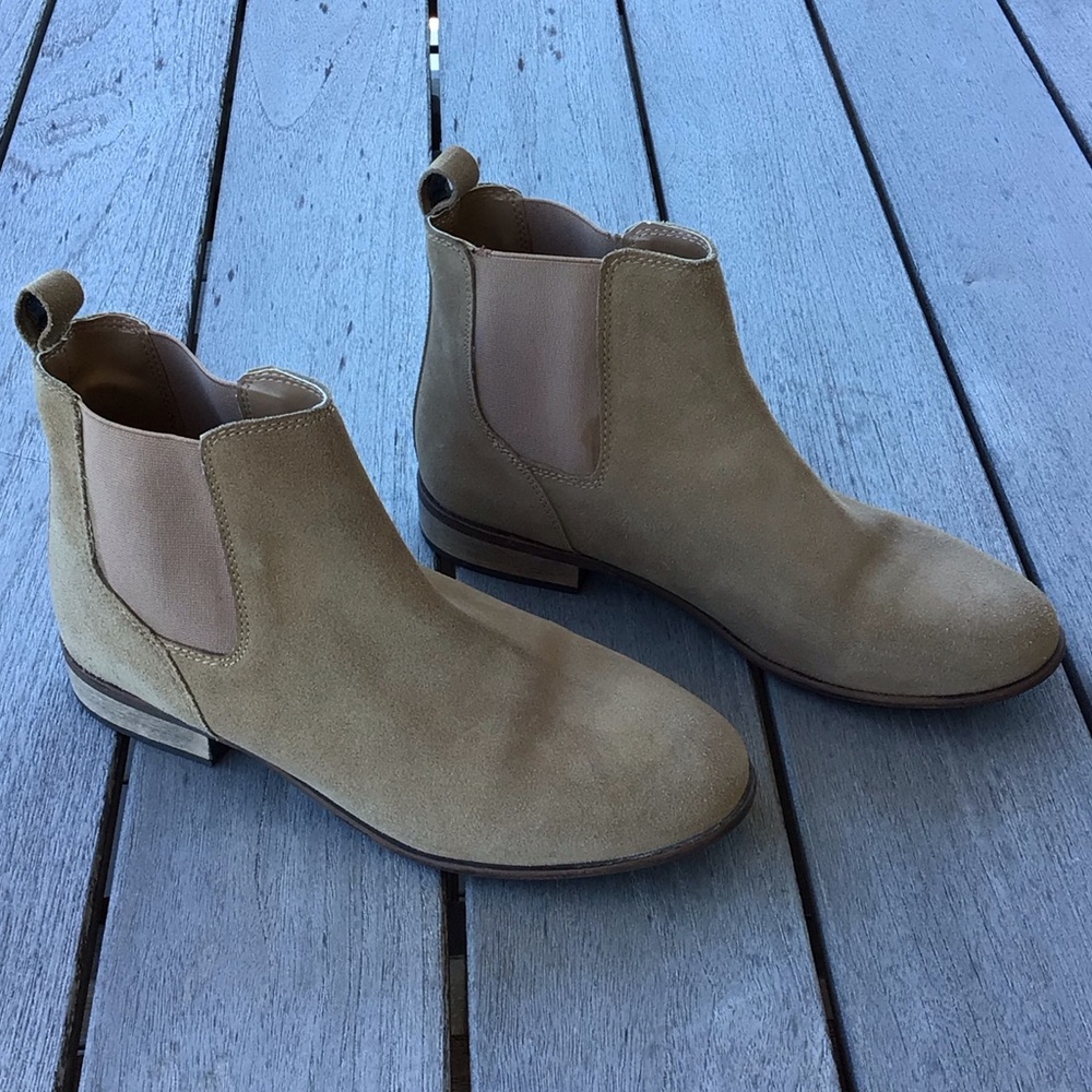 Urban Outfitters Tan suede leather Chelsea Ankle Boots